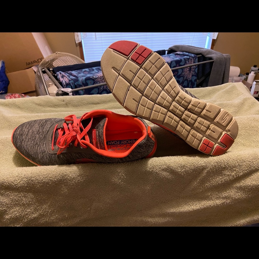 Gently used still in great shape. Hardly worn.